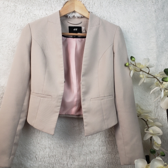 Blazer - Picture 4 of 4